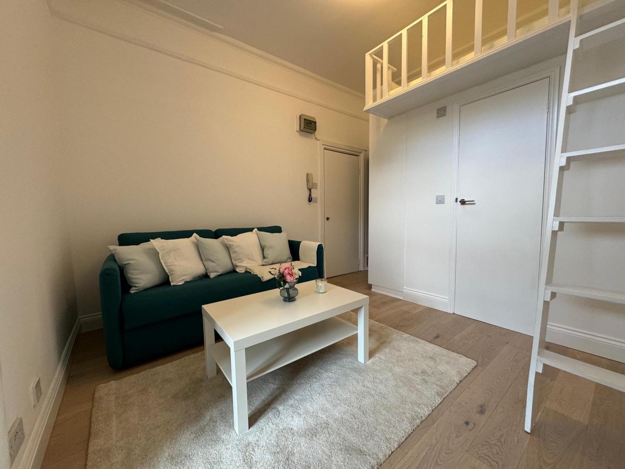 Modern Studio Chiswick * Londra